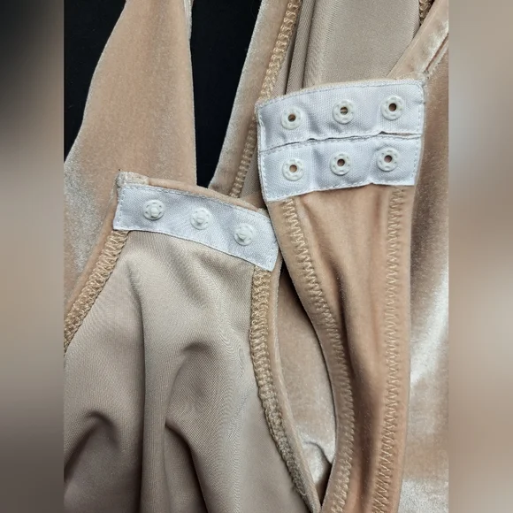 Madewell Velvet/Velour Bodysuit Size S - Picture 3 of 6